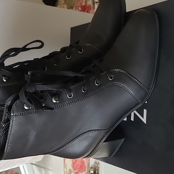 Black Naturalizer boots size 8 - Picture 7 of 7